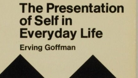 summary of goffman the presentation of self in everyday life